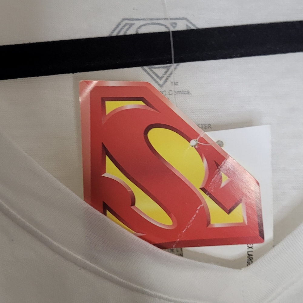 Supergirl T-Shirt XL - Picture 3 of 4